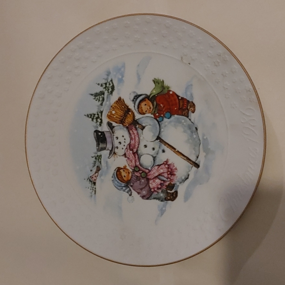 Avon Christmas porcelain plate